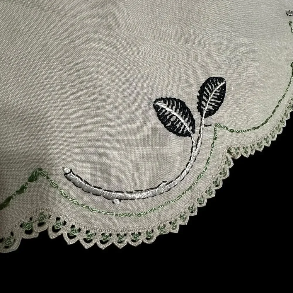Vintage 50s/60s Round Creamy white Linen tablecloth with green floral embroidery